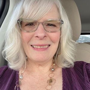 Meet your Posher, Denise